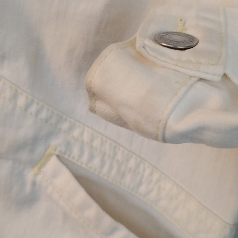 Levi's white denim jacket Junior's large - Picture 3 of 8